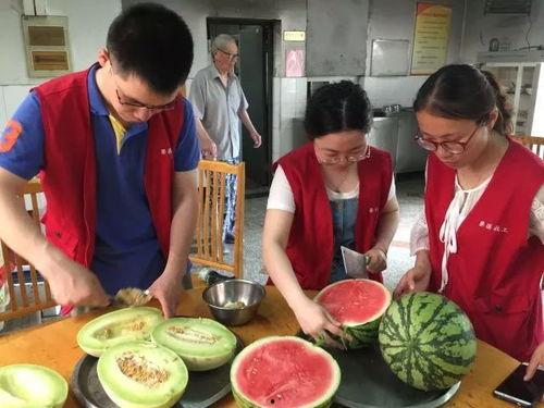 吃瓜娱乐圈爷爷奶奶,揭秘“吃瓜”爷爷奶奶的娱乐生活  第2张